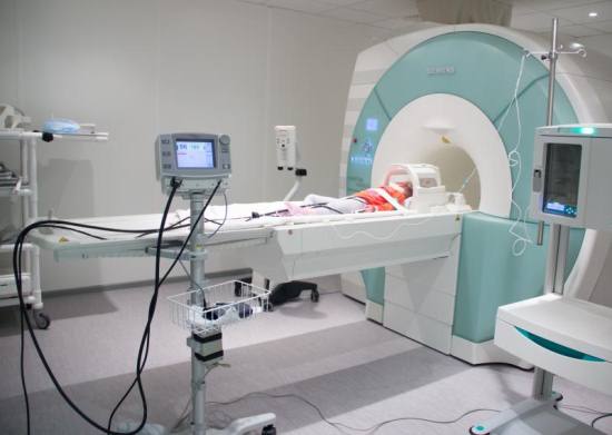 Магнитно-резонансная томография под общей анестезией