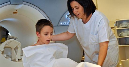 Проведение магнитно-резонансной томографии ребенку