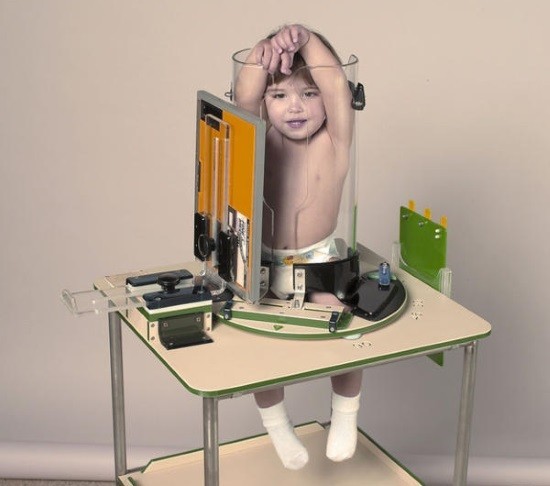 Устройство, фиксирующее ребенка в рентген-кабинете