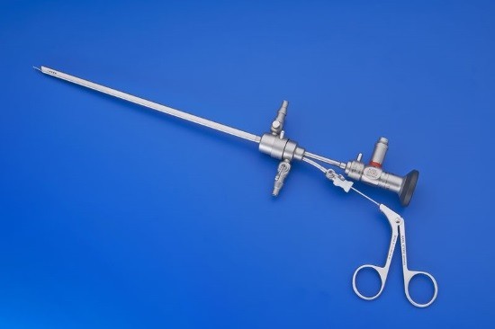 Эндоскопический прибор, используемый для диагностики патологий внутри матки