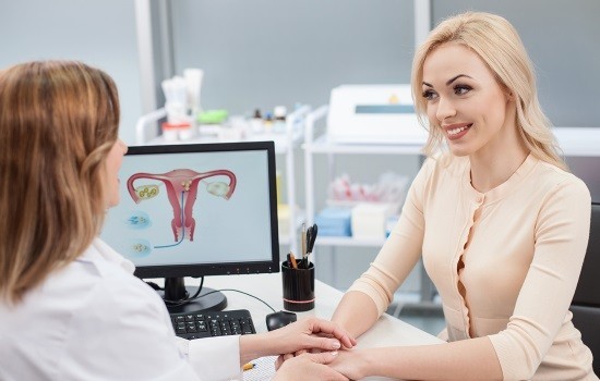 Перед циклом ЭКО женщине часто назначают гистероскопию