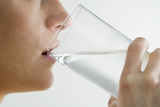 Лучше пить простую воду без газа
