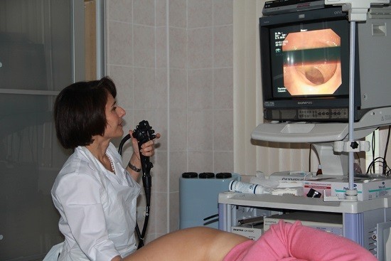 Колоноскопия позволяет визуализировать всю толстую кишку