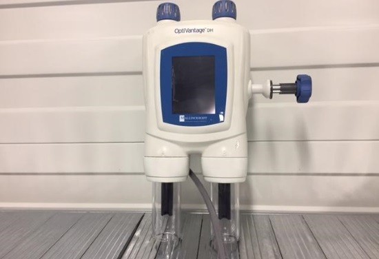 Инжектор для введения рентгеноконтрастных средств при КТ