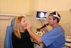 Эндоскопическое исследование носа: при каких заболеваниях и как проводится процедура?